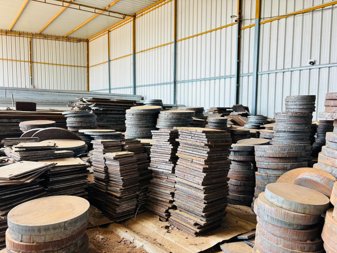 MS plates and round plates